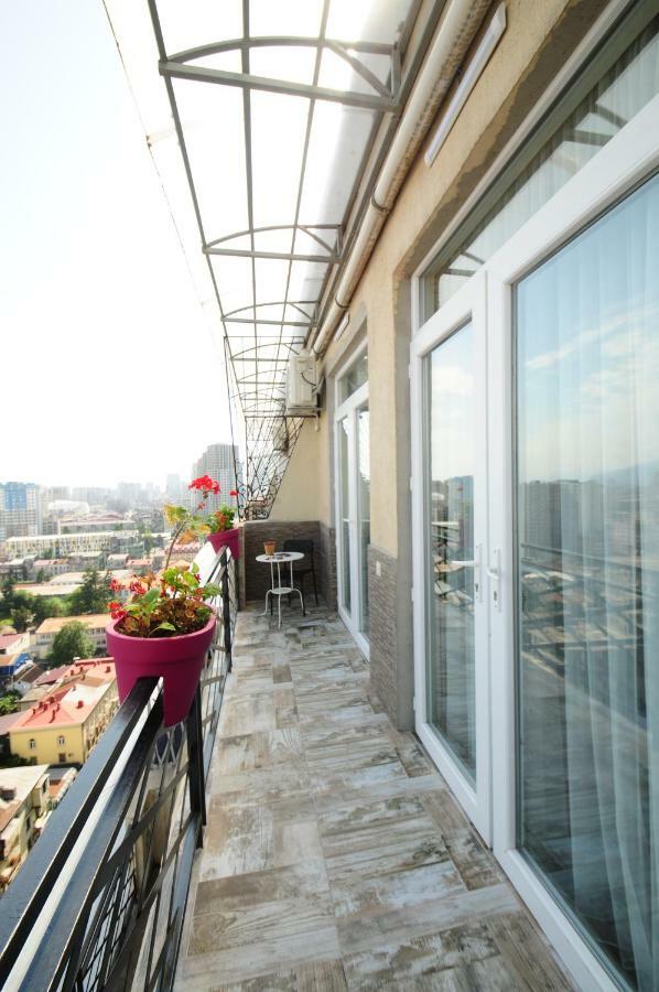 Apartments With A View Of The Trinity Holy Batum Dış mekan fotoğraf