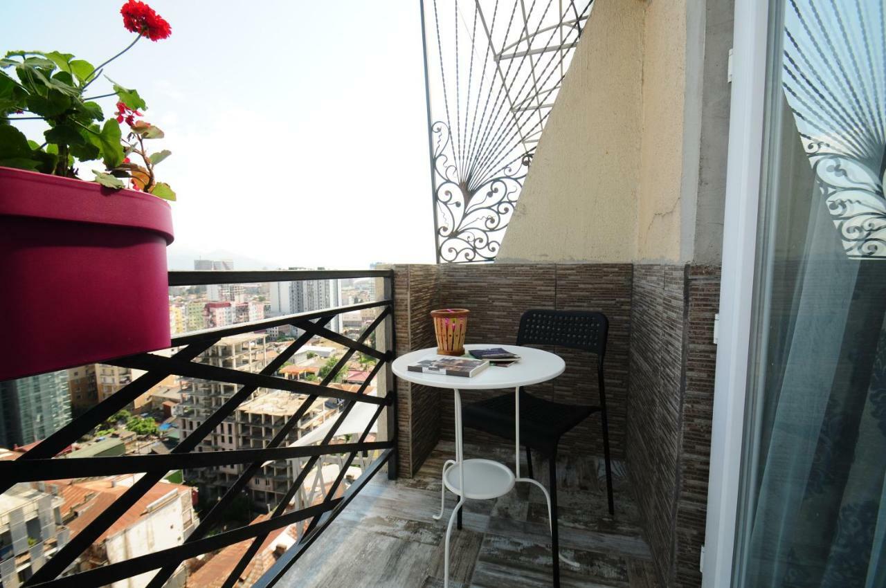 Apartments With A View Of The Trinity Holy Batum Dış mekan fotoğraf