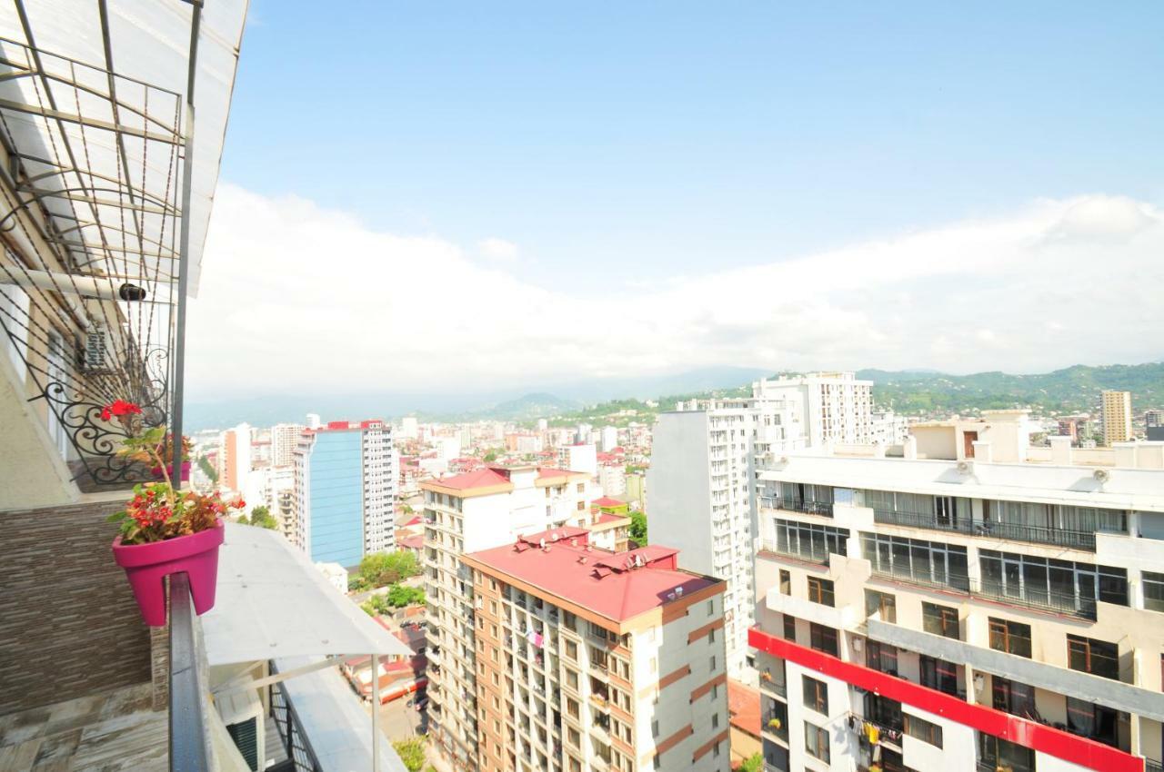 Apartments With A View Of The Trinity Holy Batum Dış mekan fotoğraf