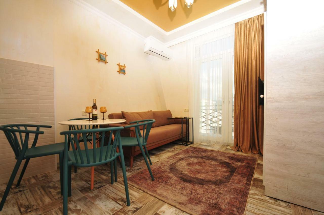 Apartments With A View Of The Trinity Holy Batum Dış mekan fotoğraf