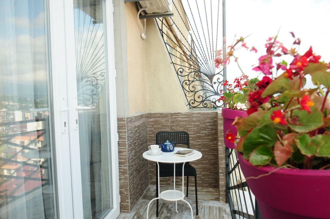 Apartments With A View Of The Trinity Holy Batum Dış mekan fotoğraf